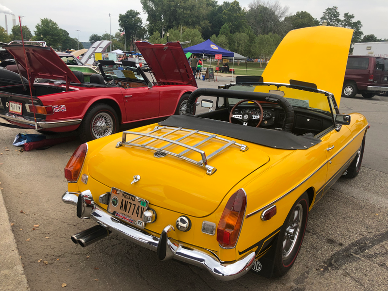 Illustration for article titled Car show in Madison (warning: obvs very big photo dump)
